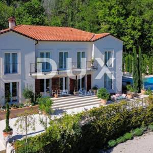 OPATIJA, BRSEČ- luksuzna vila 430m2 s bazenom i pogledom na more + uređena okućnica 2700m2