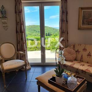 OPATIJA, BRSEČ- luksuzna vila 430m2 s bazenom i pogledom na more + uređena okućnica 2700m2