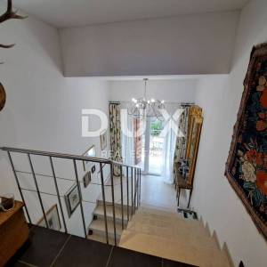 OPATIJA, BRSEČ- luksuzna vila 430m2 s bazenom i pogledom na more + uređena okućnica 2700m2
