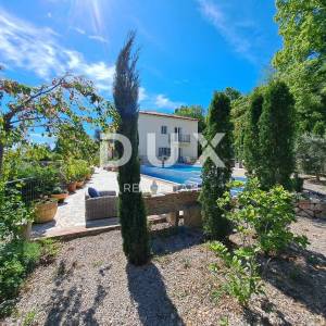 OPATIJA, BRSEČ- luksuzna vila 430m2 s bazenom i pogledom na more + uređena okućnica 2700m2