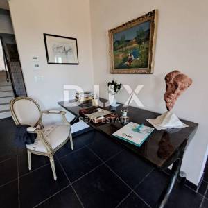 OPATIJA, BRSEČ- luksuzna vila 430m2 s bazenom i pogledom na more + uređena okućnica 2700m2