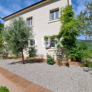 OPATIJA, BRSEČ- luksuzna vila 430m2 s bazenom i pogledom na more + uređena okućnica 2700m2