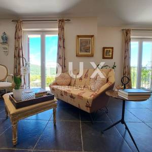 OPATIJA, BRSEČ- luksuzna vila 430m2 s bazenom i pogledom na more + uređena okućnica 2700m2