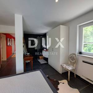 OPATIJA, BRSEČ- luksuzna vila 430m2 s bazenom i pogledom na more + uređena okućnica 2700m2