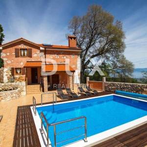 OPATIJA, BRSEČ - Predivna kamena vila s bazenom