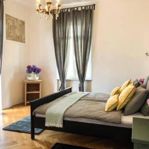 OPATIJA, CENTAR - 2 apartmana, 50m od mora
