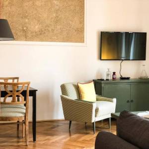 OPATIJA, CENTAR - 2 apartmana, 50m od mora