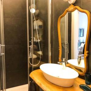 OPATIJA, CENTAR - 2 apartmana, 50m od mora