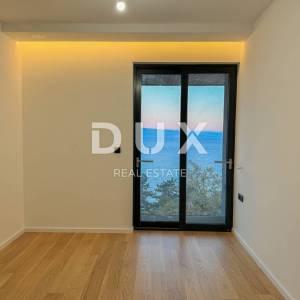 OPATIJA, CENTAR - 217m2 luksuza s vlastitim bazenom u novogradnji iznad centra Opatije, pogled, garaža