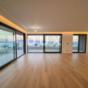 OPATIJA, CENTAR - 217m2 luksuza s vlastitim bazenom u novogradnji iznad centra Opatije, pogled, garaža