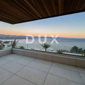 OPATIJA, CENTAR - 217m2 luksuza s vlastitim bazenom u novogradnji iznad centra Opatije, pogled, garaža