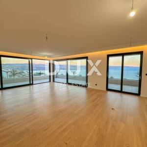 OPATIJA, CENTAR - 217m2 luksuza s vlastitim bazenom u novogradnji iznad centra Opatije, pogled, garaža