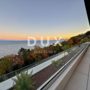OPATIJA, CENTAR - 217m2 luksuza s vlastitim bazenom u novogradnji iznad centra Opatije, pogled, garaža