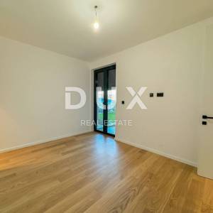 OPATIJA, CENTAR - 295m2 stan s vlastitim bazenom iznad centra Opatije u ekskluzivnoj novogradnji, garaža, pogled na more