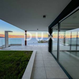 OPATIJA, CENTAR - 295m2 stan s vlastitim bazenom iznad centra Opatije u ekskluzivnoj novogradnji, garaža, pogled na more