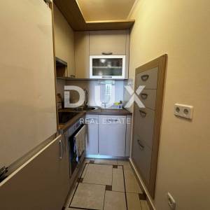 OPATIJA, CENTAR - 2S + DB s parkingom i pogledom