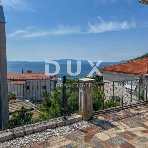 OPATIJA, CENTAR – dugoročni najam kuće u centru Opatije, dvije odvojene jedinice te predivan pogled na more