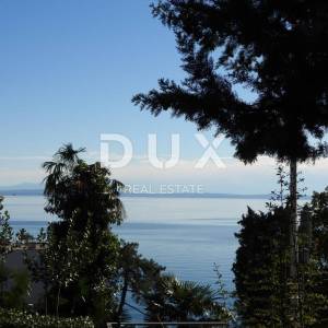 OPATIJA, CENTAR - DVA STANA 96 m2 + POMOĆNA ZGRADA U DVORIŠTU!!! PRILIKA!!!