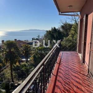 OPATIJA, CENTAR - DVIJE DVOJNE KUĆE S POGLEDOM NA MORE I 1.119 m2 OKUĆNICE!!! PRILIKA!!!