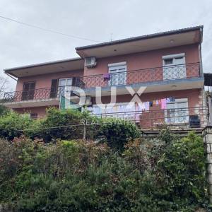 OPATIJA, CENTAR - DVIJE DVOJNE KUĆE S POGLEDOM NA MORE I 1.119 m2 OKUĆNICE!!! PRILIKA!!!