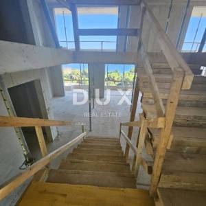 OPATIJA, CENTAR- dvoetažni penthouse 433m2 s panoramskim pogledom na more i krovnom terasom S2