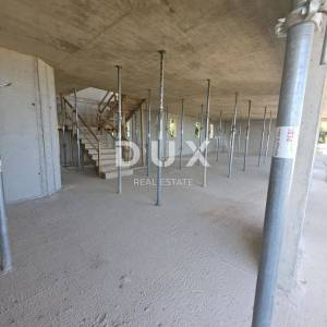 OPATIJA, CENTAR- dvoetažni penthouse 433m2 s panoramskim pogledom na more i krovnom terasom S2