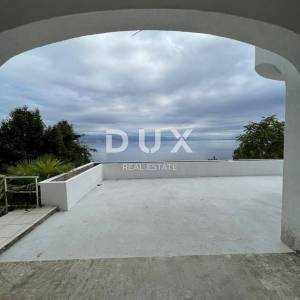 OPATIJA, CENTAR - dvoetažni stan 200m2 (prizemlje + suteren) 3S+DB s panoramskim pogledom na more + okoliš 100m2