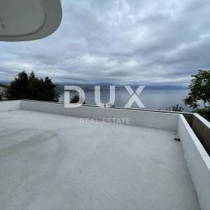 OPATIJA, CENTAR - dvoetažni stan 200m2 (prizemlje + suteren) 3S+DB s panoramskim pogledom na more + okoliš 100m2