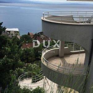 OPATIJA, CENTAR - dvoetažni stan 200m2 na 2.katu 3S+DB s panoramskim pogledom na more + okoliš 100m2