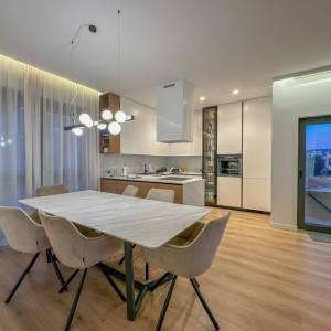 OPATIJA, CENTAR - ekskluzivni penthouse s pogledom, bazenom i garažom