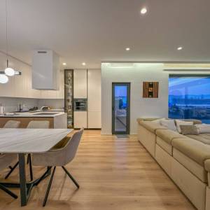 OPATIJA, CENTAR - ekskluzivni penthouse s pogledom, bazenom i garažom
