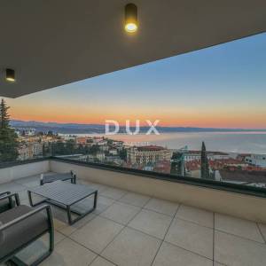 OPATIJA, CENTAR - ekskluzivni penthouse za dugoročni najam s pogledom, bazenom i garažom