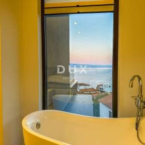 OPATIJA, CENTAR - ekskluzivni penthouse za dugoročni najam s pogledom, bazenom i garažom