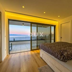 OPATIJA, CENTAR - ekskluzivni penthouse za dugoročni najam s pogledom, bazenom i garažom