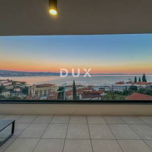 OPATIJA, CENTAR - ekskluzivni penthouse za dugoročni najam s pogledom, bazenom i garažom