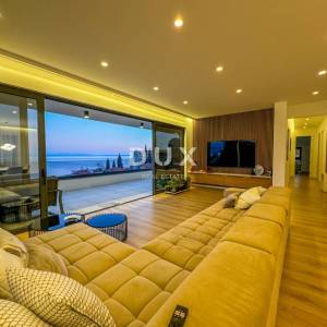 OPATIJA, CENTAR - ekskluzivni penthouse za dugoročni najam s pogledom, bazenom i garažom
