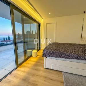 OPATIJA, CENTAR - ekskluzivni penthouse za dugoročni najam s pogledom, bazenom i garažom