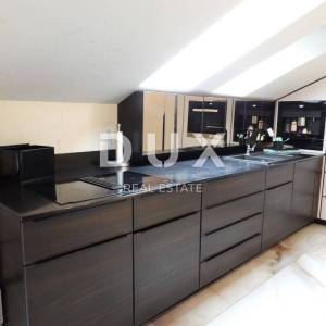 OPATIJA, CENTAR- eksluzivno uređen dvoetažni stan 4S+DB 165m2 