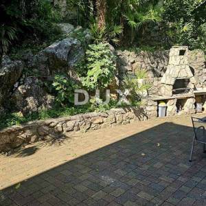 OPATIJA, CENTAR - Garsonijera 31m2 s pogledom na more i bazenom na korištenje