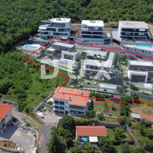 OPATIJA, CENTAR- građevinsko zemljište 2864m2 S GRAĐ. DOZVOLOM!!! za 3 ville i panoramskim pogledom na more