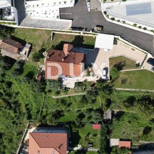 OPATIJA, CENTAR- građevinsko zemljište 2864m2 S GRAĐ. DOZVOLOM!!! za 3 ville i panoramskim pogledom na more