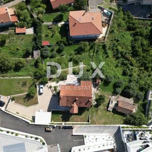 OPATIJA, CENTAR- građevinsko zemljište 2864m2 S GRAĐ. DOZVOLOM!!! za 3 ville i panoramskim pogledom na more