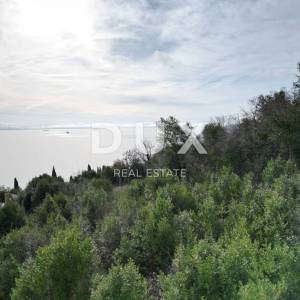 OPATIJA, CENTAR - građevinsko zemljište 3289m2 s pogledom na more za stambenu zgradu-stanove-apartmane/ obiteljsku kuću/ kuću z...