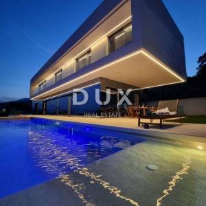 OPATIJA, CENTAR - impozantna vila od 427m2 iznad centra Opatije s rijetko viđenim karakteristikama