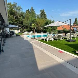 OPATIJA-CENTAR, impozantna jedinstvena kuća s bazenom
