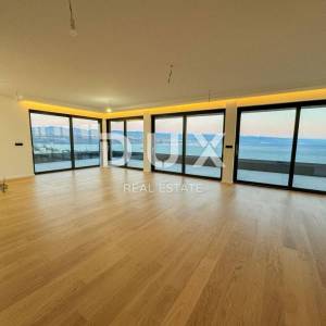 OPATIJA, CENTAR - jedinstveni penthouse s krovnim bazenom iznad centra Opatije, garaža, panoramski pogled