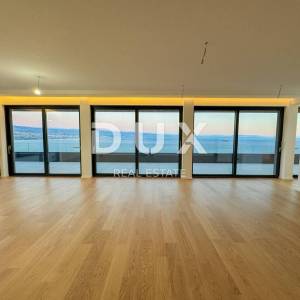 OPATIJA, CENTAR - jedinstveni penthouse s krovnim bazenom iznad centra Opatije, garaža, panoramski pogled
