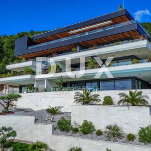 OPATIJA, CENTAR - jedinstveni penthouse s krovnim bazenom iznad centra Opatije, garaža, panoramski pogled
