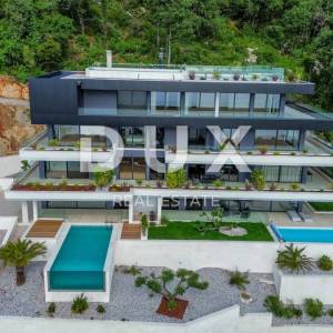 OPATIJA, CENTAR - jedinstveni penthouse s krovnim bazenom iznad centra Opatije, garaža, panoramski pogled