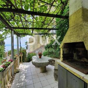 OPATIJA, CENTAR - Komforan stan u blizini centra s prekrasnim pogledom na more